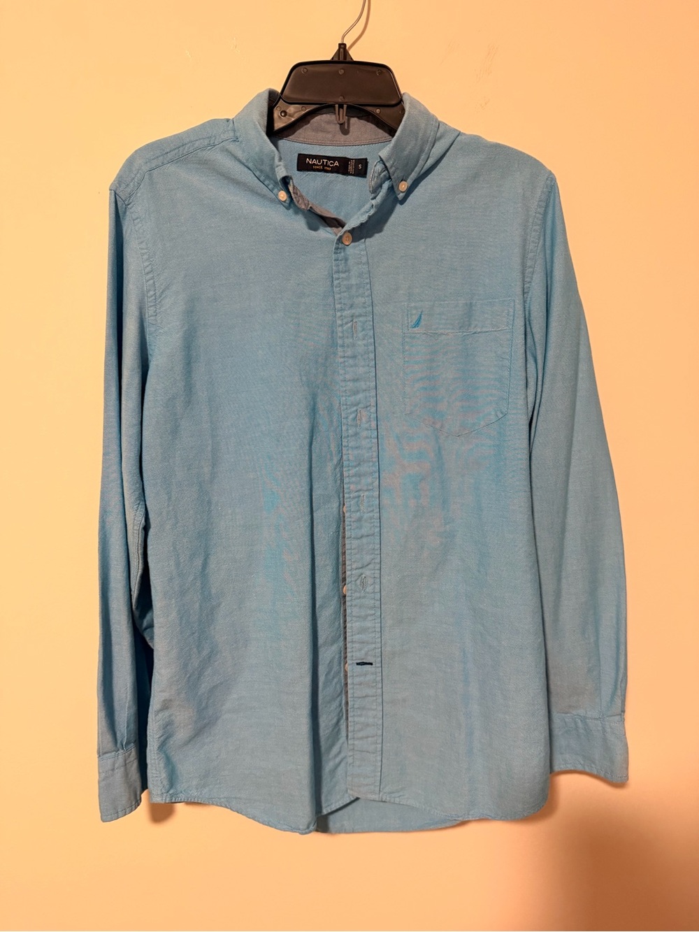 Nautica Men’s Light Blue Long-Sleeve Button-Down Shirt